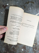 Thieves' World 1: Beyond Sanctuary - Janet Morris