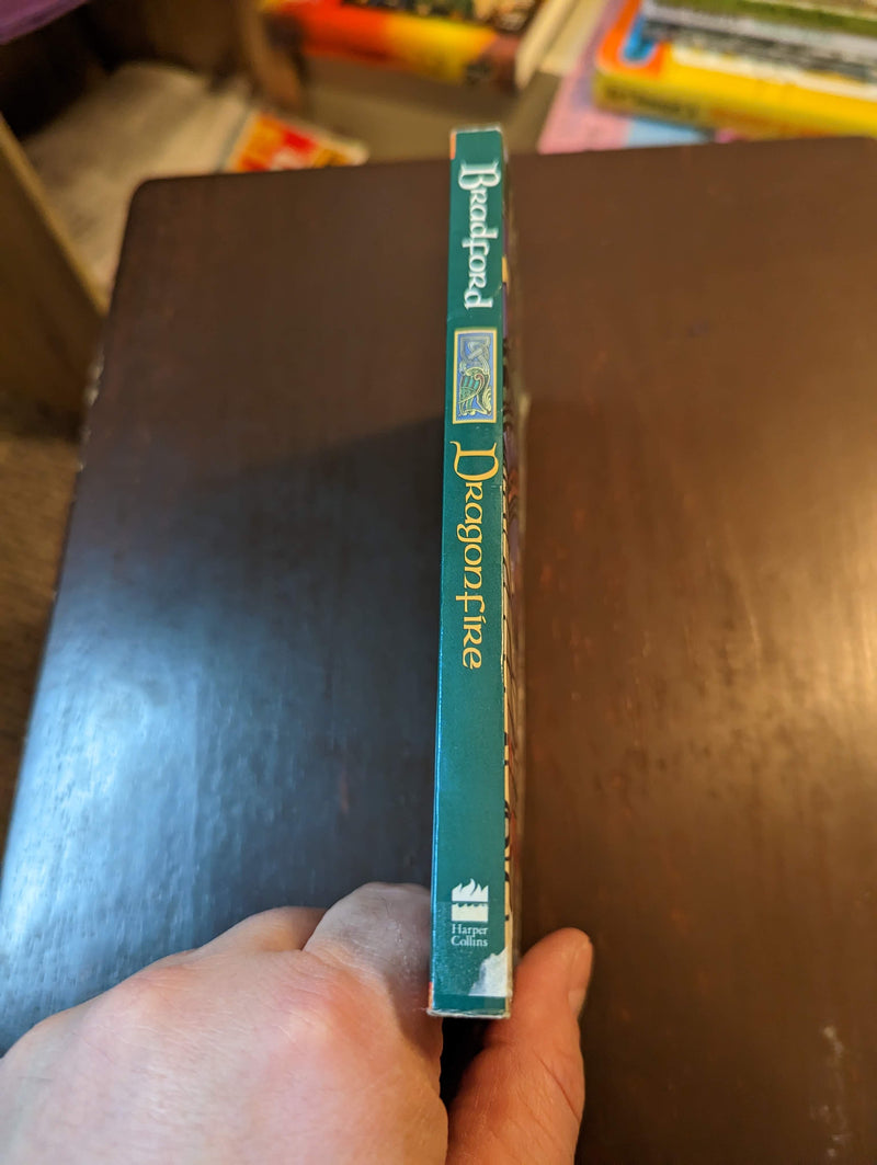 Dragonfire - Karleen Bradford