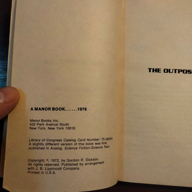The Outposter - Gordon R. Dickson